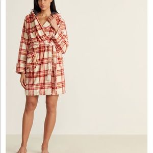 Amari , sherpa hooded robe